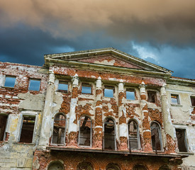 The abandoned mansion