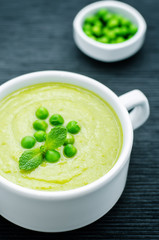 soup puree of green peas