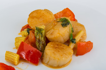 Grilled scallops salad