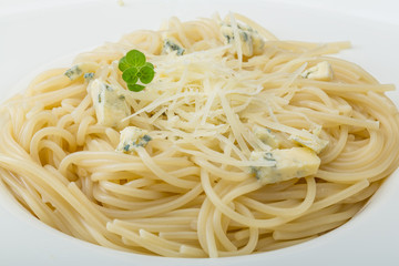 Spaghetti with cheese