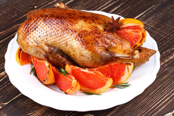 Duck with grapefruits