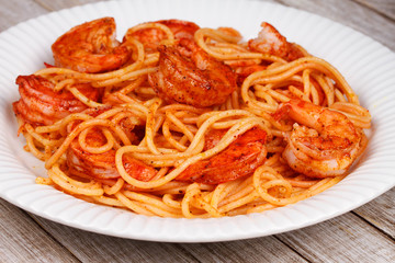 Spaghetti with spicy shrimps