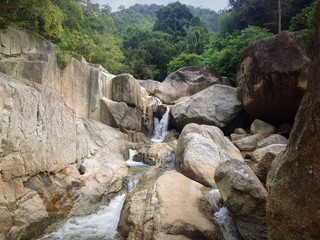 водопад в тае