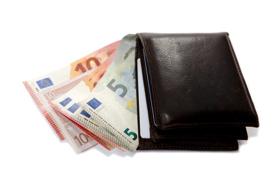 portefeuille et billets d'euro