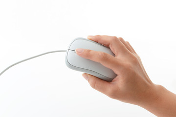 マウスを操作する手