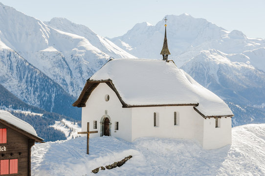 Bettmeralp, Bergkapelle, Walliser Dorf, Alpen, Winter, Schweiz