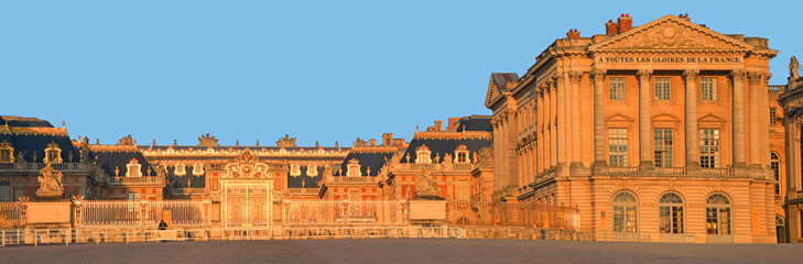 Château de Versailles au lever du soleil
