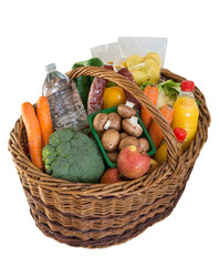 Einkaufskorb mit Lebensmitteln Obst und Gemüse.