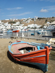 Fototapeta na wymiar boat in Mykonos, Greece