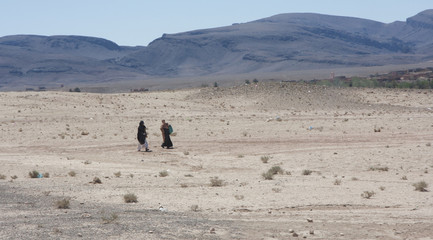 Deserto Sahara -  Persone in cammino