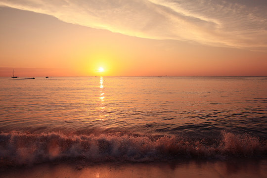 Sea beach sunset gold © kichigin19