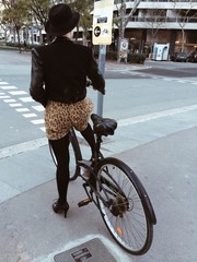 ciclista urbana con estilo