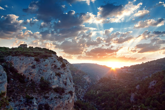 Window devil. Ventano del Diablo. Villalba de la Sierra, Cuenca,