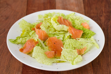 lettuce with smoked salmon