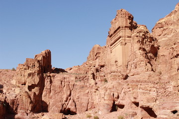 Fototapeta premium Древнее сооружение в розовых скалах