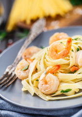 Tagliatelle with shrimps and parsley