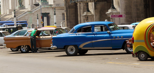 Vintage Cars Parking, Havana