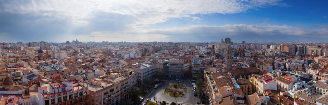 Luftansicht von Valencia als Panoramabild