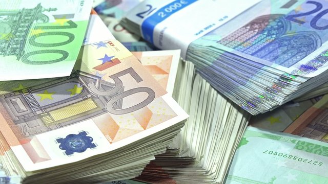 European Banknotes (dolly shot)