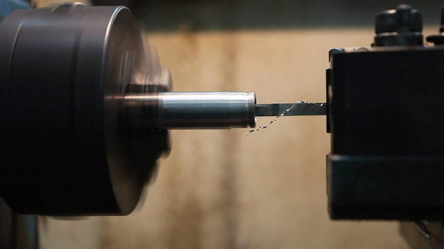 internal reaming of iron rod by single point cutting tool