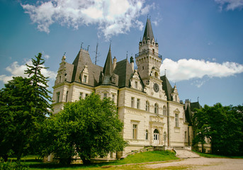 Fototapeta na wymiar Coutryside Chateau