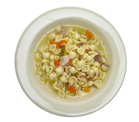 Hühnernudelsuppe mit Hähnchenfleisch