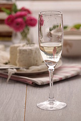 Anello Nel Vetro Di Champagne