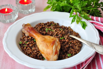 Grilled chicken with a lentil, olive oil and parsley