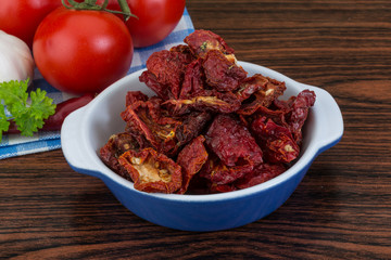 Dried tomtoes