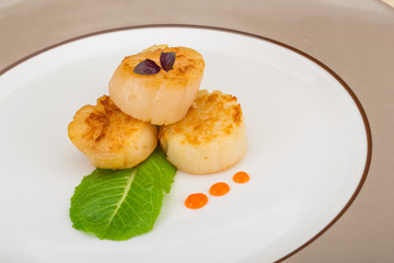 Grilled scallops
