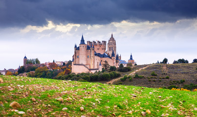 Fototapeta na wymiar Alcazar of Segovia in cloudy day