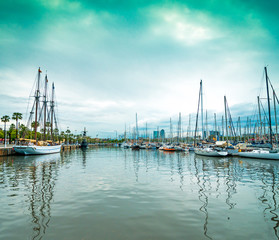 Fototapeta na wymiar yachts in the port