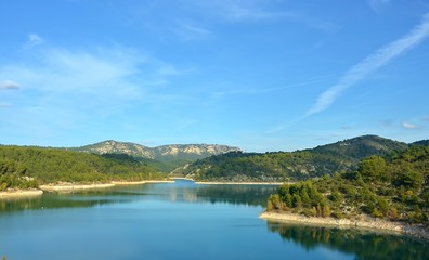 Fototapeta premium AIX EN PROVENCE : LAC DE BIMONT