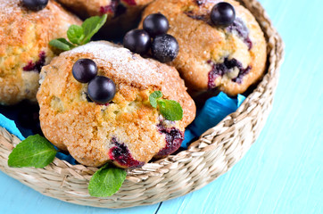 Muffins with black currants