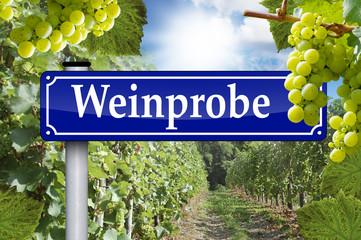 Wegweiser in Antik mit Weinprobe