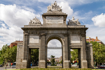 Fototapeta na wymiar Puerta de Toledo, Madrid