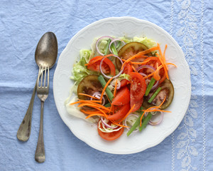 Raw vegetable salad