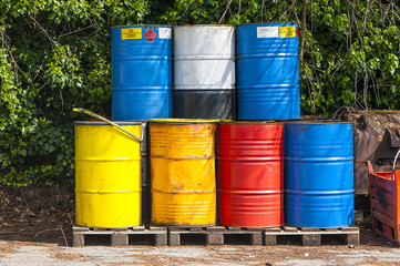Chemical coloured barrels