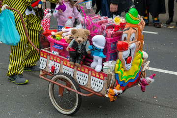 Mini-Karnevalswagen...