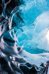Panele Szklane Podświetlane  Niebieski bakground z widokiem na jaskinię lodową na Islandii