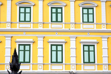 Fototapeta na wymiar window in gold temple yellow