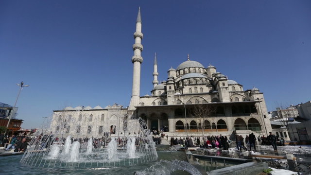 crowd visiting Yeni Cami Mosque at Istanbul Turkey