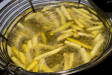 Freir patatas