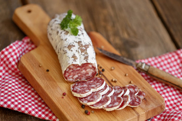 saucisson sec et serviette vichy 2