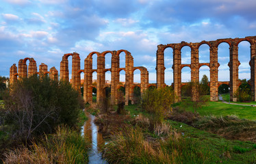 Acueducto de los Milagros - Roman aqueduct. Merida © JackF