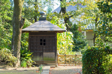 Fototapeta na wymiar Japanese temple grounds