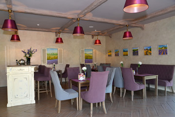 Lobby bar interior with pictures the lavandovykh of fields. Prov