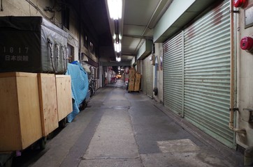 高架下のシャッター通り