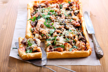Mushrooms and chicken tart