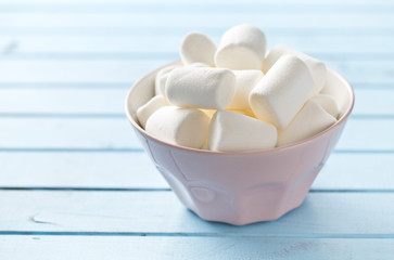 white marshmallows in bowl